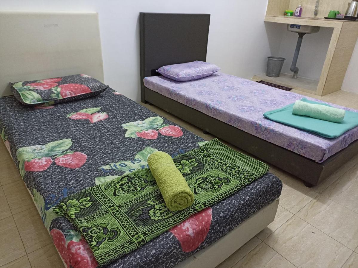 Depulauserai Roomstays Pekan Exterior photo