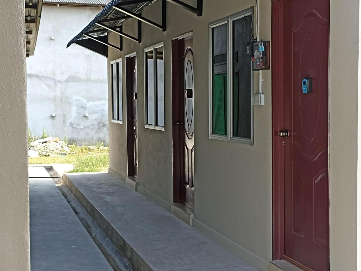 Depulauserai Roomstays Pekan Exterior photo
