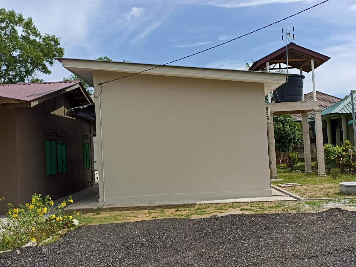 Depulauserai Roomstays Pekan Exterior photo