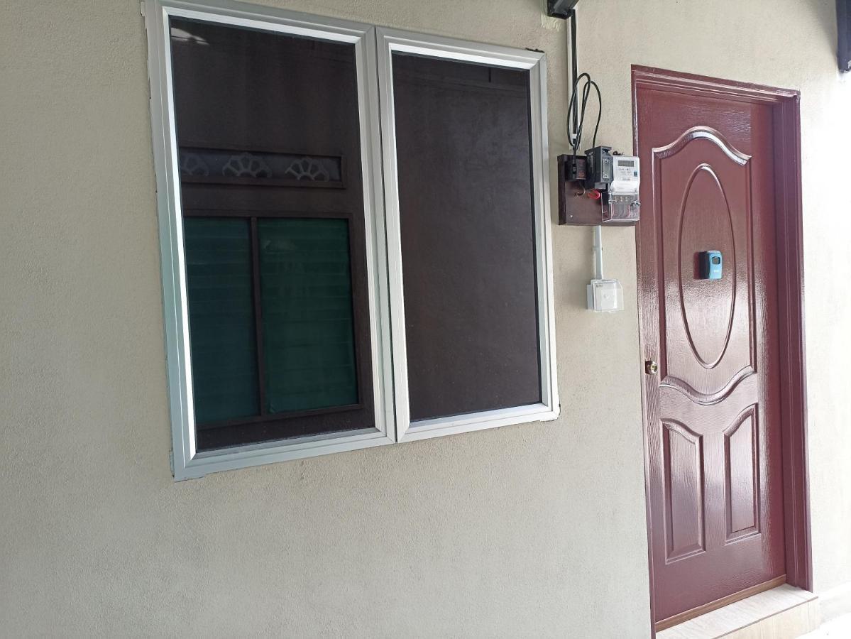 Depulauserai Roomstays Pekan Exterior photo